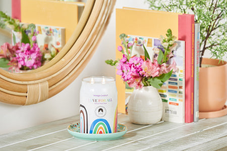 Yankee Candle Love for All Candle: A Flame Celebrating Diversity